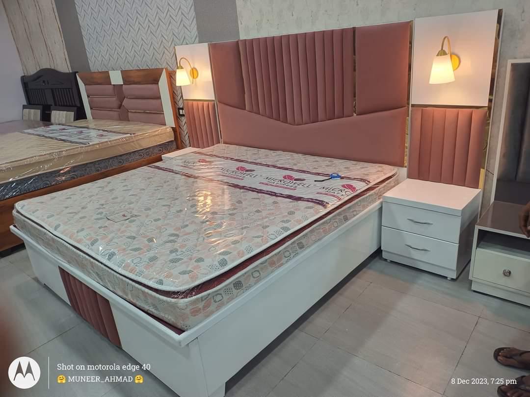 Kabir Furniture Engineered Wood Double Bed with Hydraulic Storage (Walnut Finish, King Size)